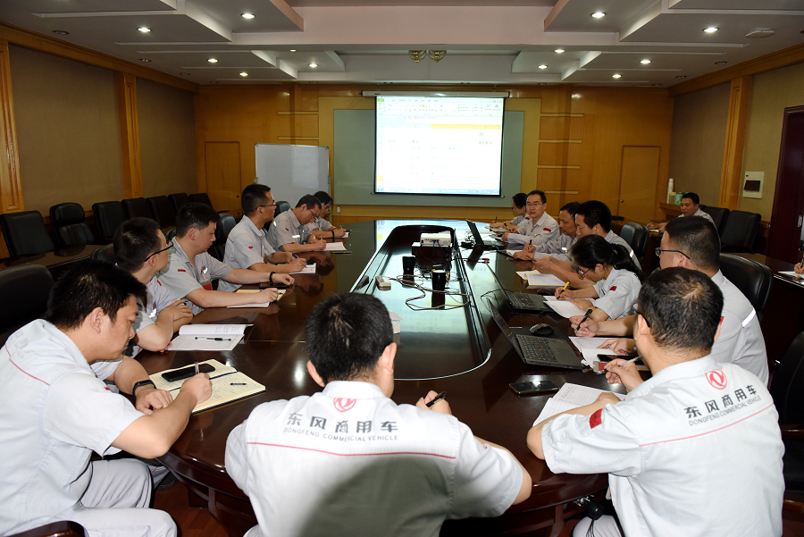 C:\Users\liangxq\Desktop\“三個報(bào)告”剛露面，鍛造廠員工為何討論的既熱烈又激烈？\鍛造廠分組討論1.jpg