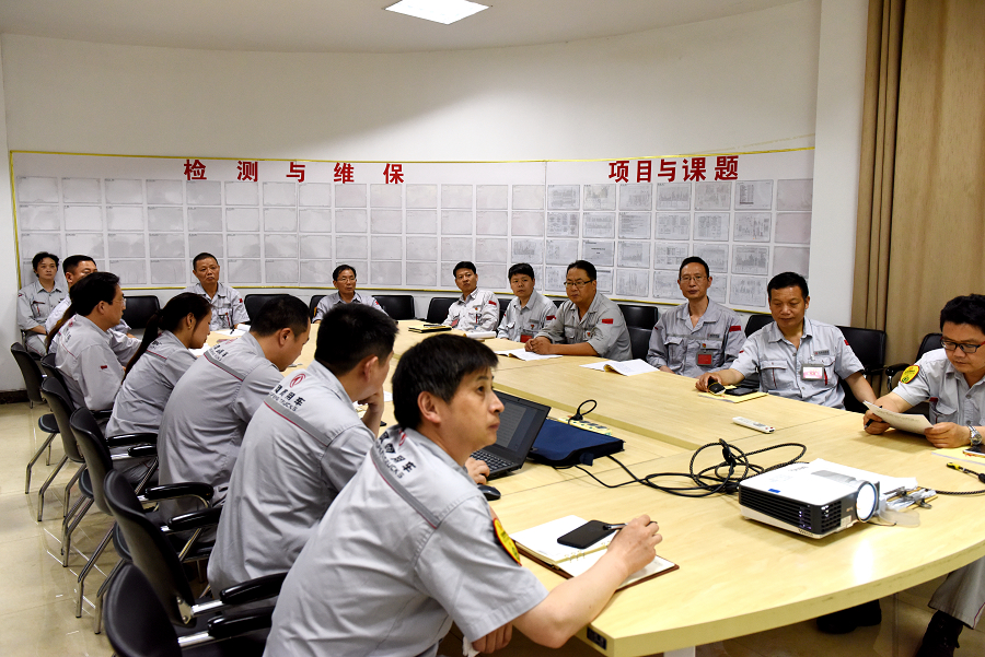 C:\Users\liangxq\Desktop\“三個報(bào)告”剛露面，鍛造廠員工為何討論的既熱烈又激烈？\鍛造廠分組討論公司黨代會報(bào)告現(xiàn)場7.jpg